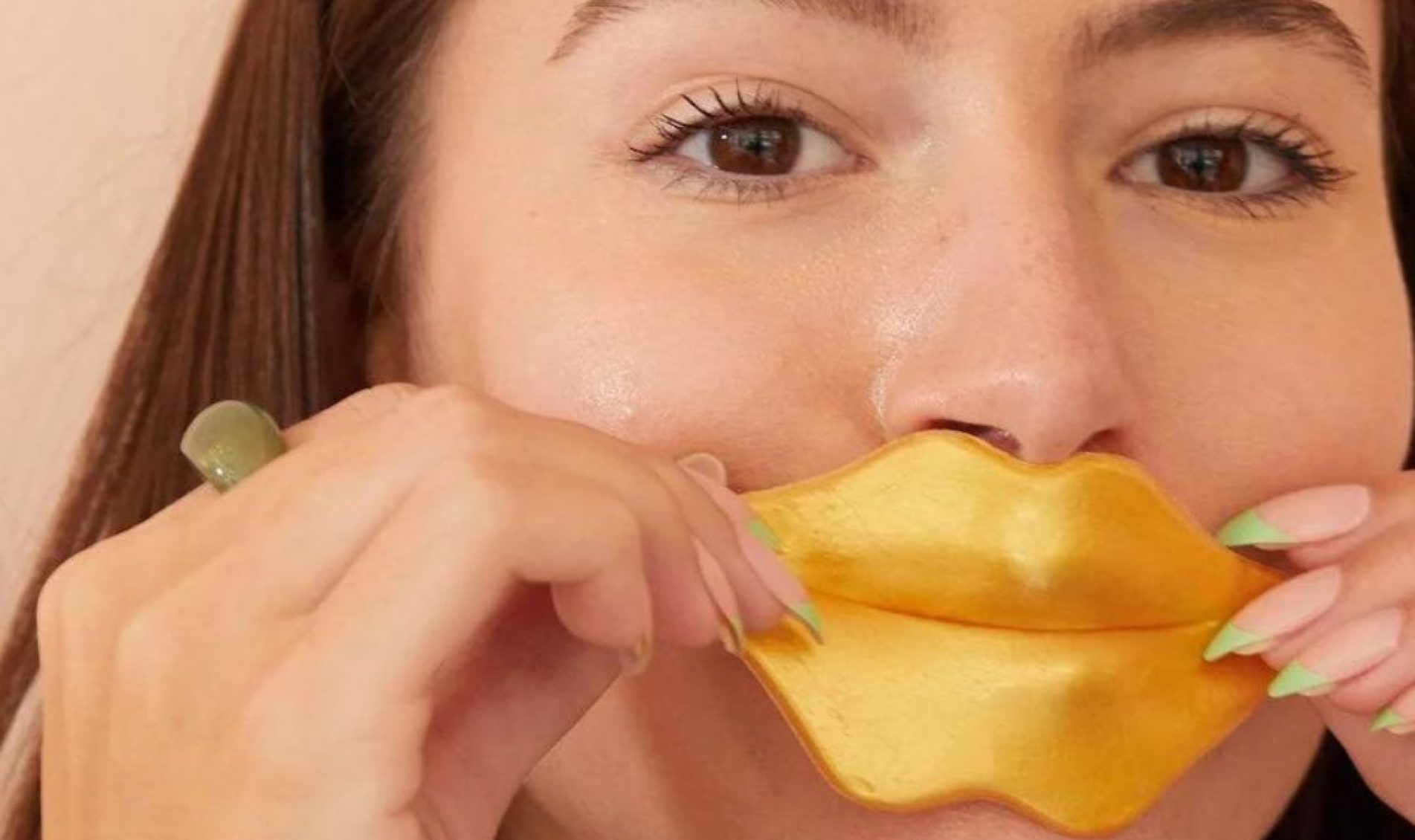 Thyherbs Lip Mask Infused with Essential Oils and Vitamin E Thyherbs Lip Mask Infused with Essential Oils and Vitamin E